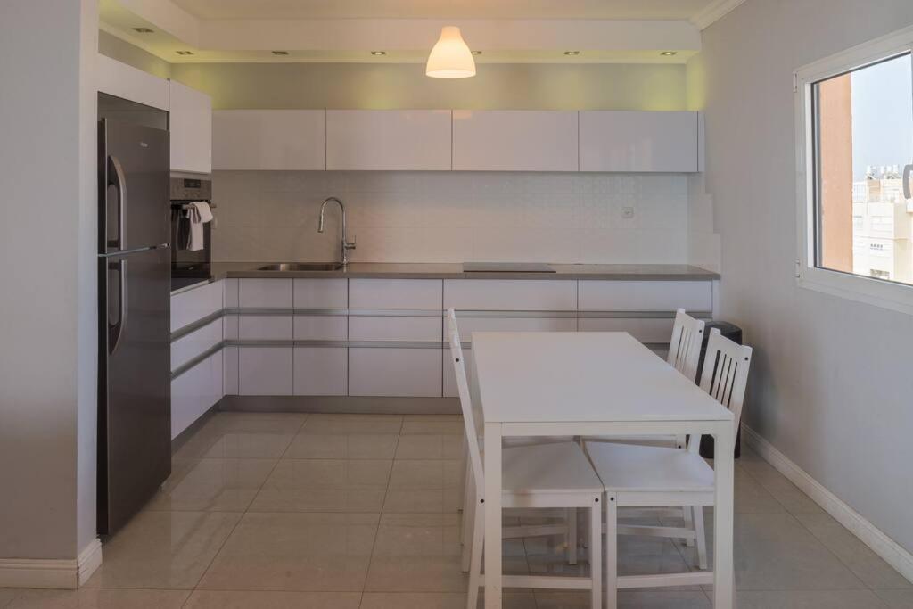 Royal Aparatment On The Sea , Blvd Nitza 34 Netanja Buitenkant foto