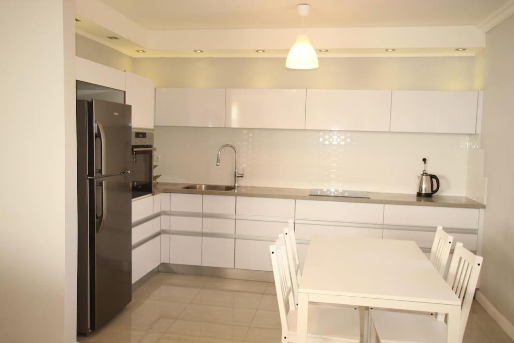 Royal Aparatment On The Sea , Blvd Nitza 34 Netanja Buitenkant foto