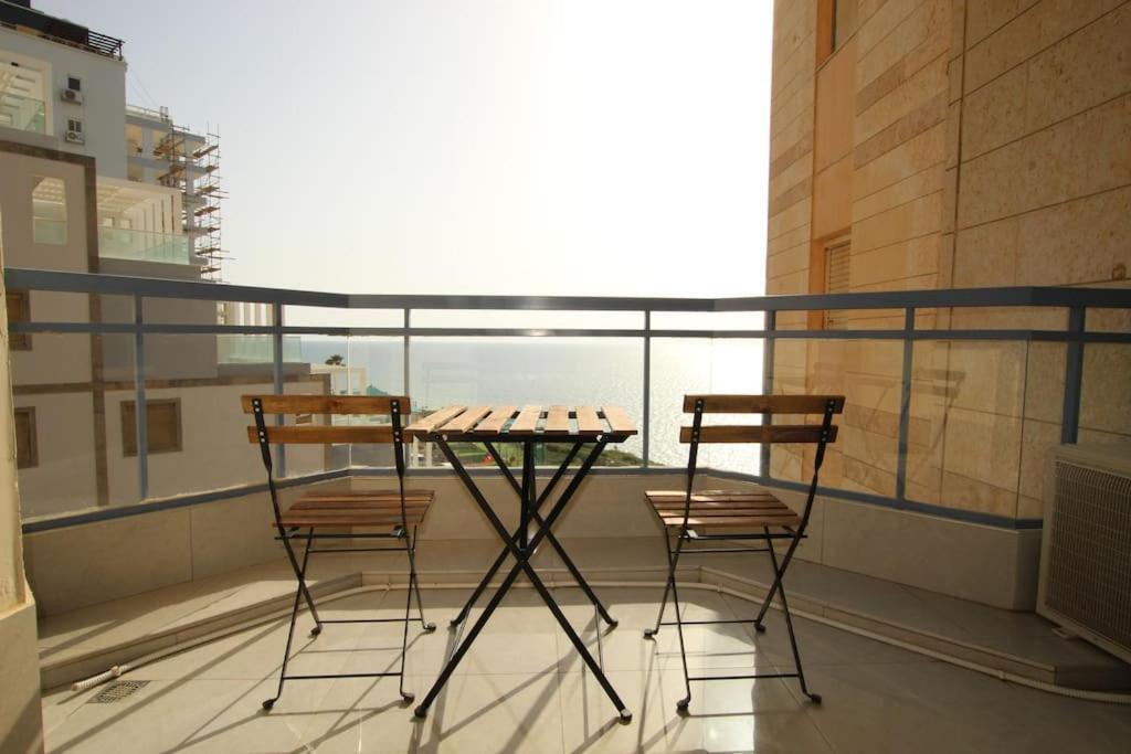 Royal Aparatment On The Sea , Blvd Nitza 34 Netanja Buitenkant foto