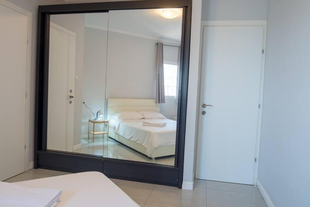 Royal Aparatment On The Sea , Blvd Nitza 34 Netanja Buitenkant foto