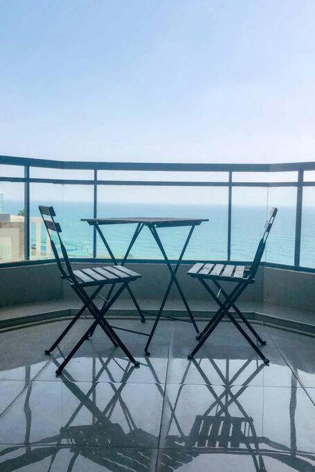 Royal Aparatment On The Sea , Blvd Nitza 34 Netanja Buitenkant foto